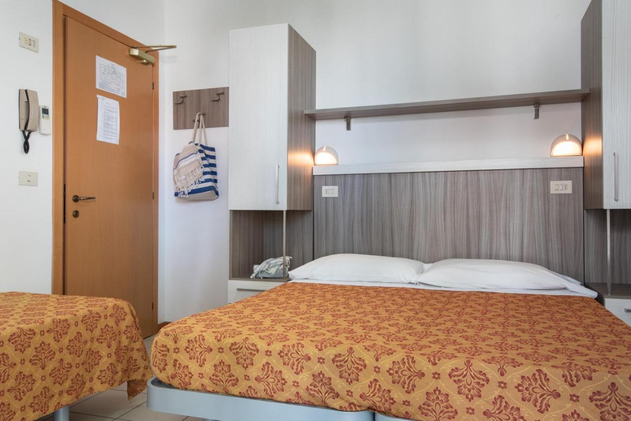 La Plata Hotel - Con Piscina Riccione Dış mekan fotoğraf