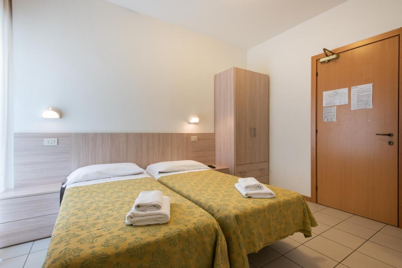 La Plata Hotel - Con Piscina Riccione Dış mekan fotoğraf