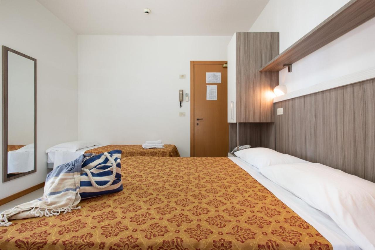 La Plata Hotel - Con Piscina Riccione Dış mekan fotoğraf