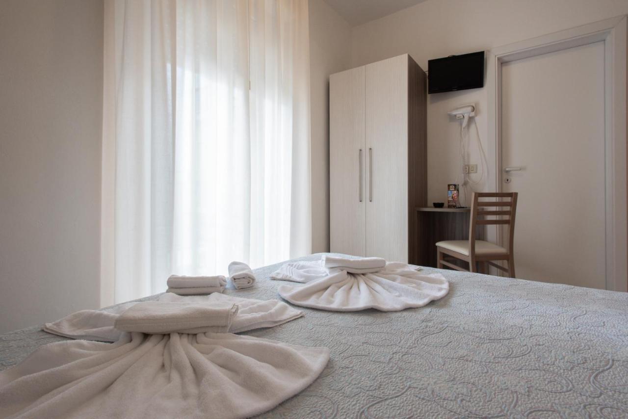 La Plata Hotel - Con Piscina Riccione Dış mekan fotoğraf