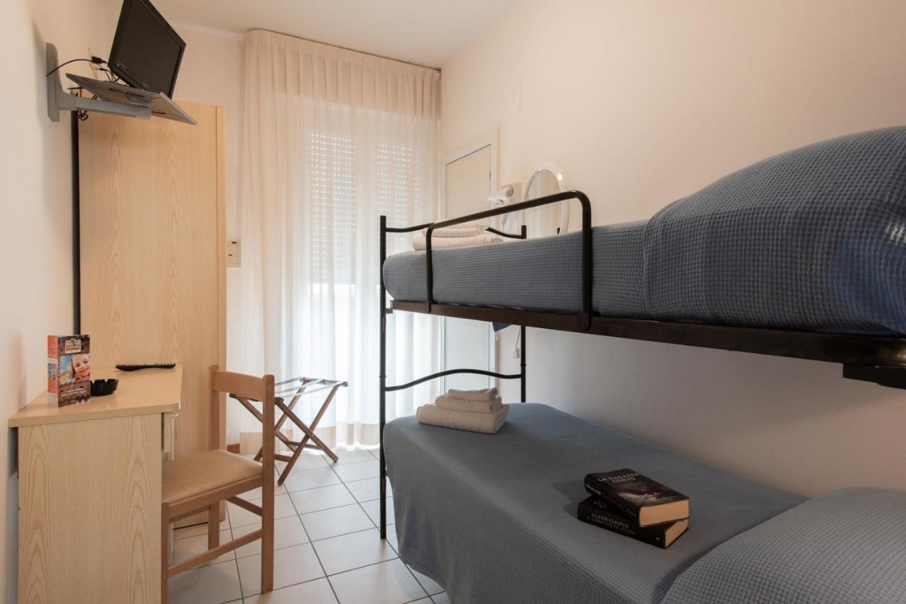 La Plata Hotel - Con Piscina Riccione Dış mekan fotoğraf