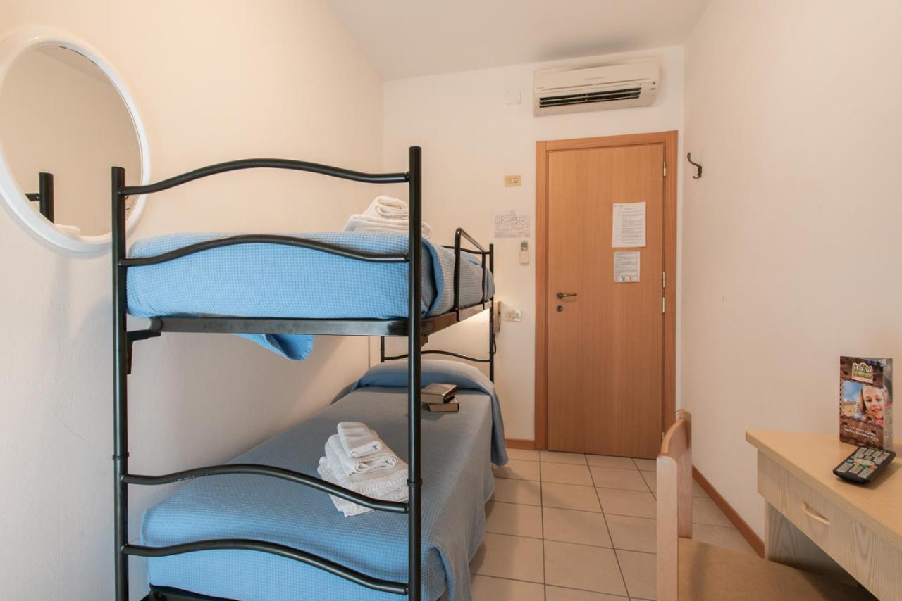 La Plata Hotel - Con Piscina Riccione Dış mekan fotoğraf