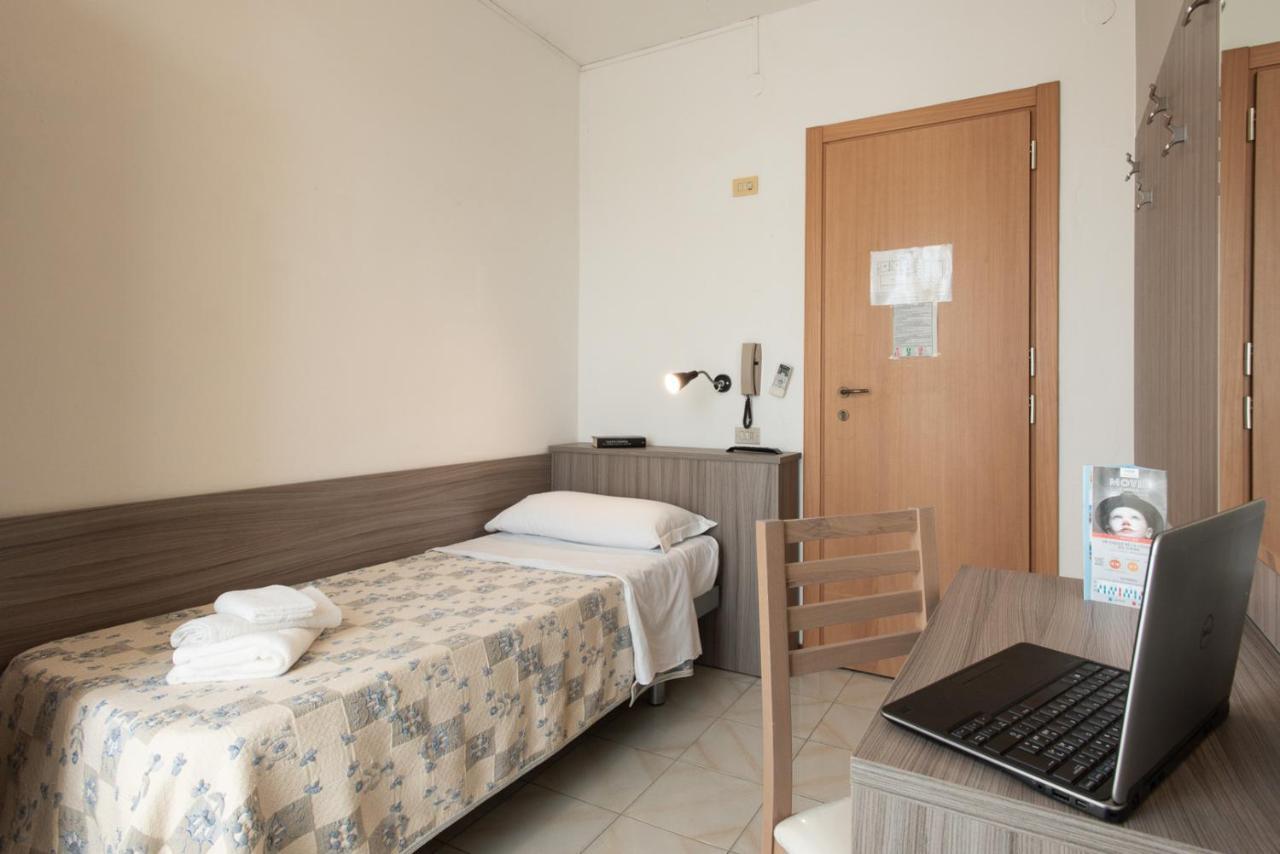 La Plata Hotel - Con Piscina Riccione Dış mekan fotoğraf