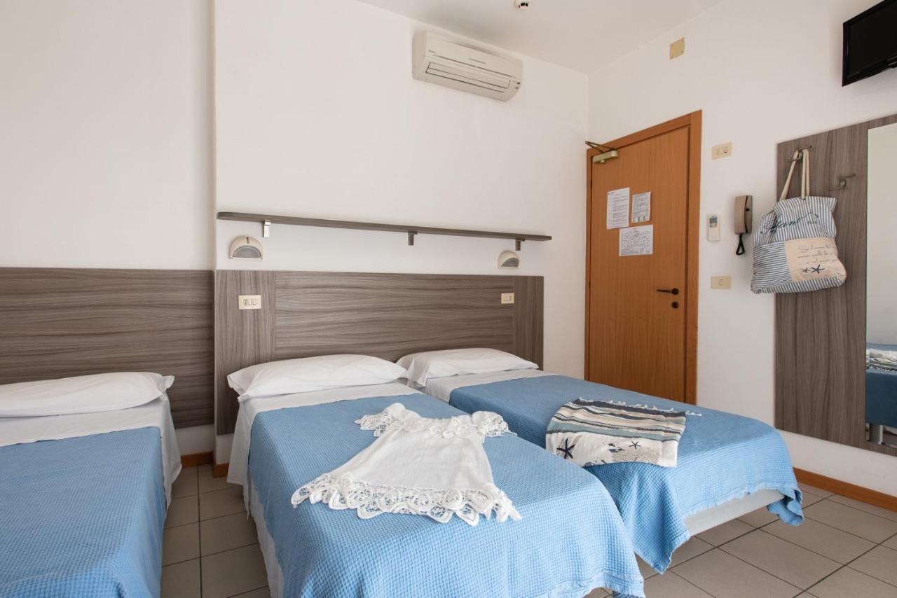 La Plata Hotel - Con Piscina Riccione Dış mekan fotoğraf