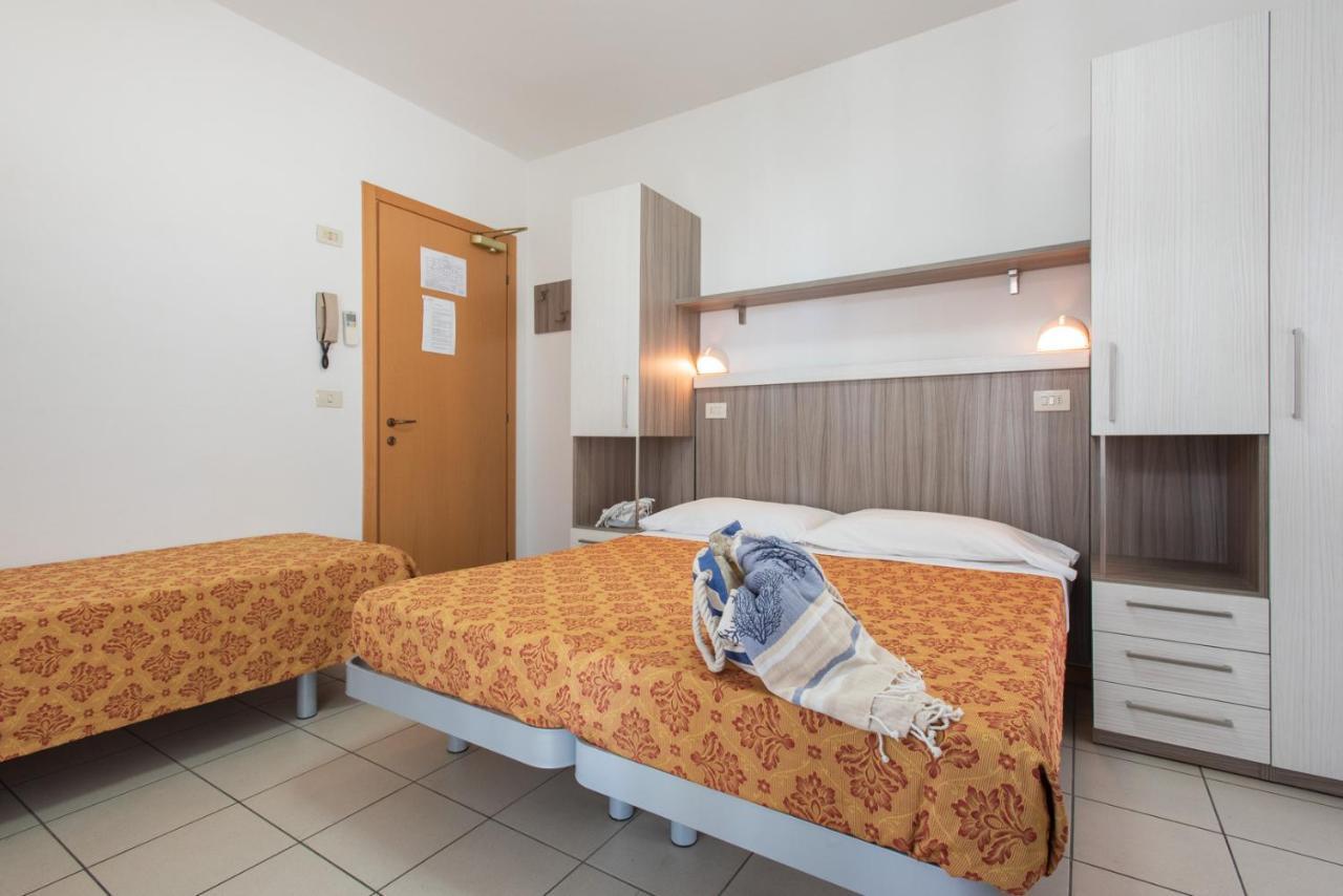La Plata Hotel - Con Piscina Riccione Dış mekan fotoğraf