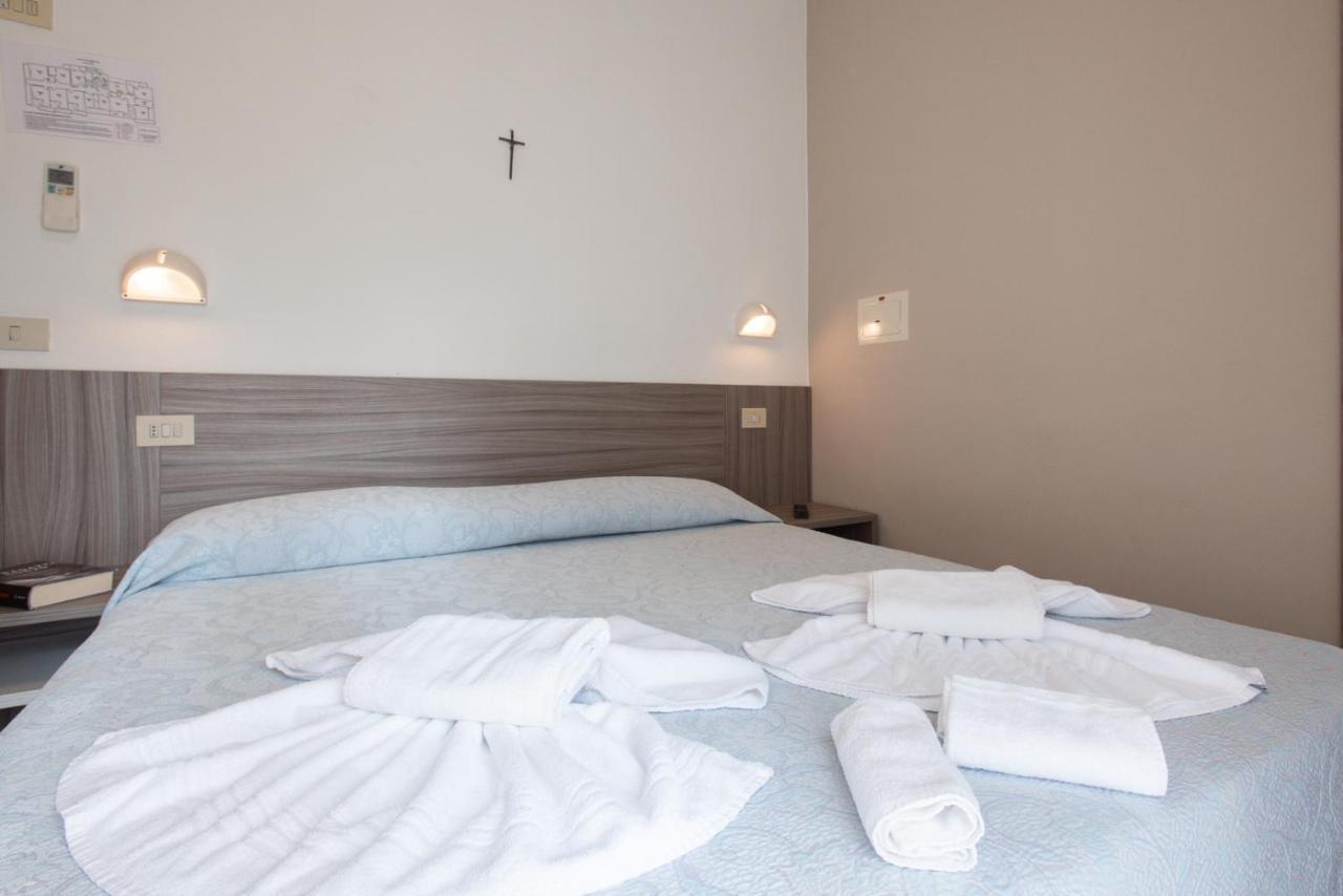 La Plata Hotel - Con Piscina Riccione Dış mekan fotoğraf