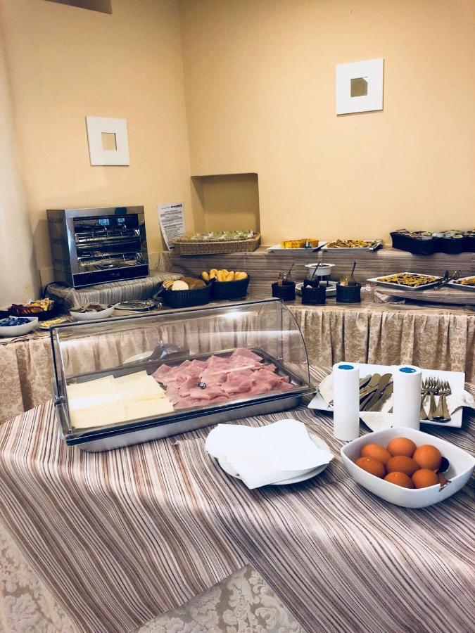 La Plata Hotel - Con Piscina Riccione Dış mekan fotoğraf